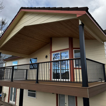 Steel Framed Composite Deck with Gabled Deck Cover in Cimarron Hills