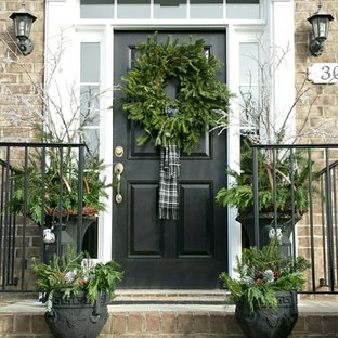 OUTDOOR HOLIDAY ENTRY - WINTER