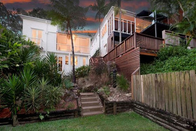 Photo of a contemporary garden in Brisbane.