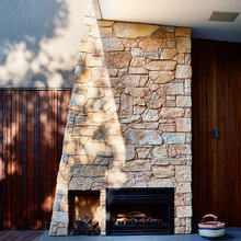 Outdoor fireplace