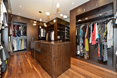 This is an example of a contemporary storage and wardrobe in Toronto.