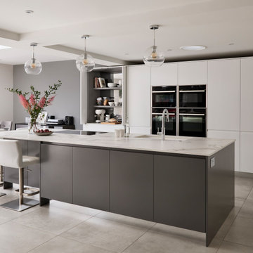 Bovingdon - A contemporary handleless open plan kitchen