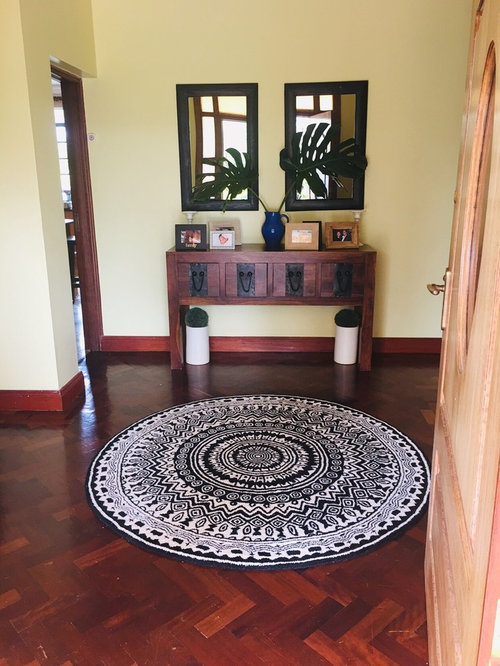 Does the round rug look ok here?