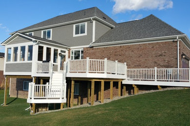 This is an example of a contemporary deck in Detroit.