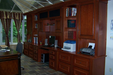 Home office - home office idea in New York