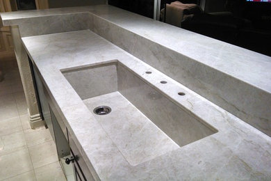Inspiration for a modern kitchen remodel in Los Angeles