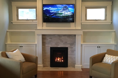 Example of a classic family room design in Cincinnati