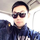 周毅s foto