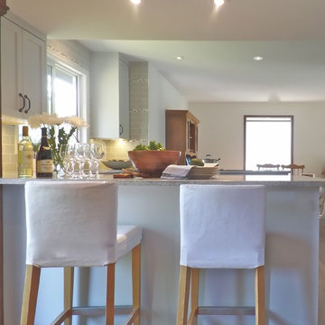 Updated U-Shaped Kitchen