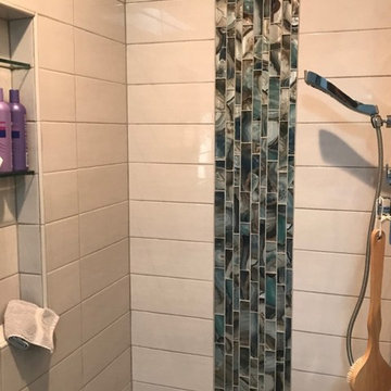 Midland - Mid-Century Bathroom