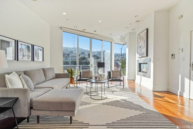 Living room photo in San Francisco