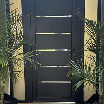 Manux 8415 Matte Black, with sidelites