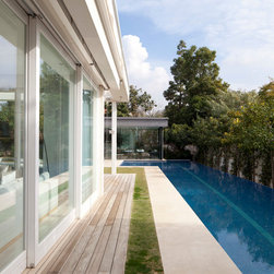 Houndstooth Villa - Windows And Doors