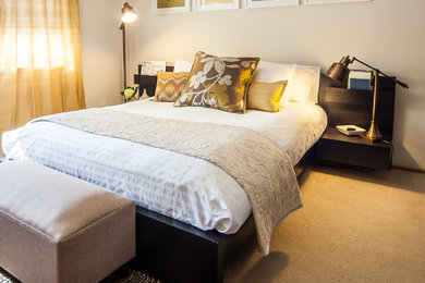 Bedroom - contemporary bedroom idea in San Francisco