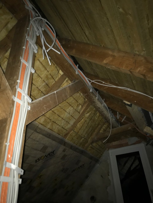Kabel Verstecken Wie Kann Man Am Besten Solche Verkabelung Verstecken Oben In Der Kante Ist Eher Kein Problem Viel Mehr Vertikale