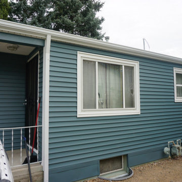 Quest Vinyl siding in Portsmouth Blue