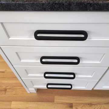 Transition Kitchen with dry bar