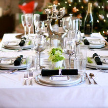 Traditional Dining Room Christmas tablescape