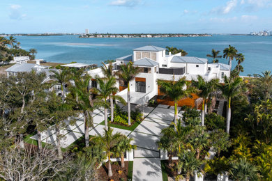 Inspiration for a contemporary exterior home remodel in Tampa