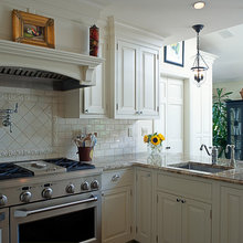 BACKSPLASH BEHIND RANGE