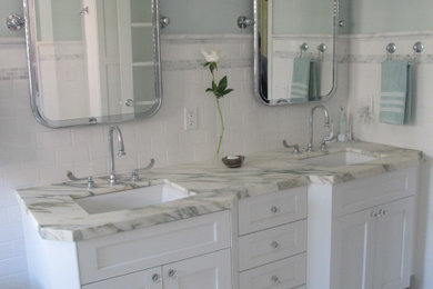 Example of a classic bathroom design in Seattle