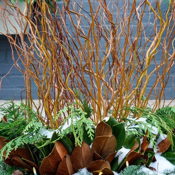 HOLIDAY DECORATING