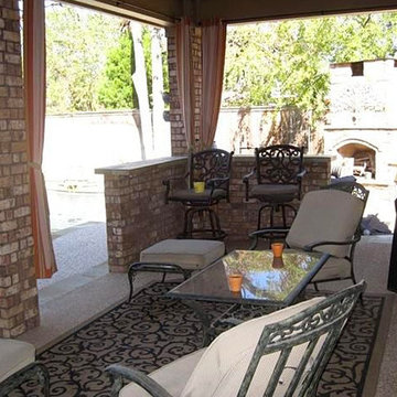 OUTDOOR LIVING