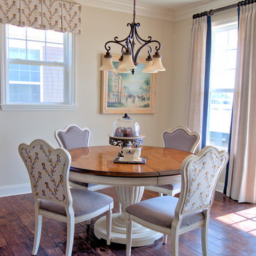 Naperville Traditional Elegant Down Size