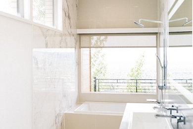 Example of a bathroom design in Seattle