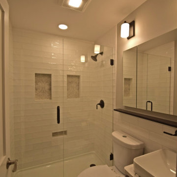 Two Bathrooms Maximizing Minimal Space