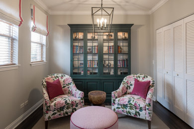 Living room - mid-sized transitional living room idea in Chicago