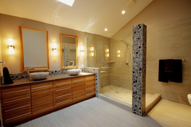Bathroom - contemporary bathroom idea in Portland