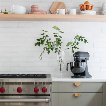 Thin Brick Backsplash Inspired by White Subway Tile Kitchen
