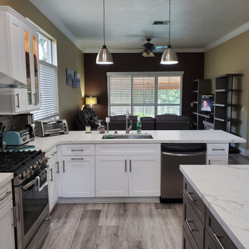 Contemporary Kitchen Remodel Done in a Two Tone Color