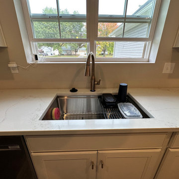 Shiny New Quartz Countertops!!