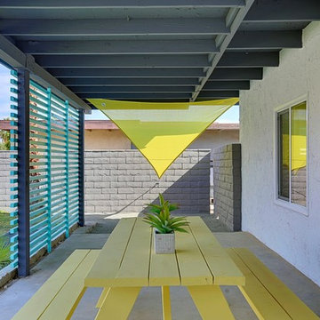 Santa Cruz Front Patio