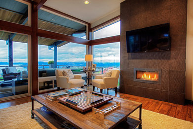 Example of a minimalist home design design in Seattle