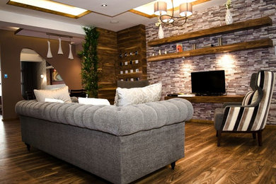 Example of a minimalist home design design in Other