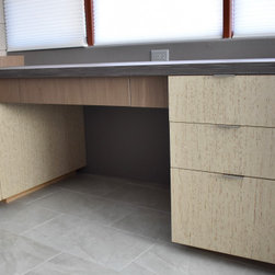 Foothills South - Desks And Hutches