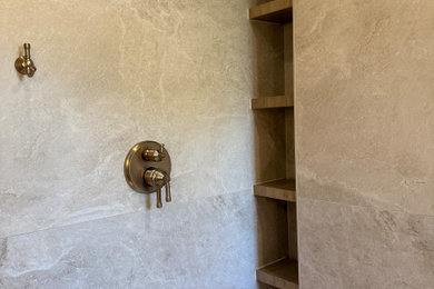 Bathroom - modern bathroom idea in Chicago