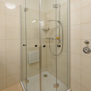 Badezimmer mit Waschmaschine