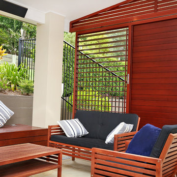 Customised sliding privacy screen (operable louvres)
