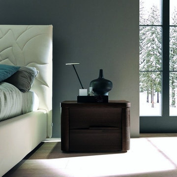 ABBRACCIO MODERN ITALIAN WENGE NIGHTSTAND