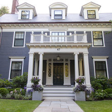 Traditional Front Yard