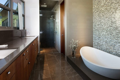 Example of a trendy bathroom design in Chicago with quartz countertops