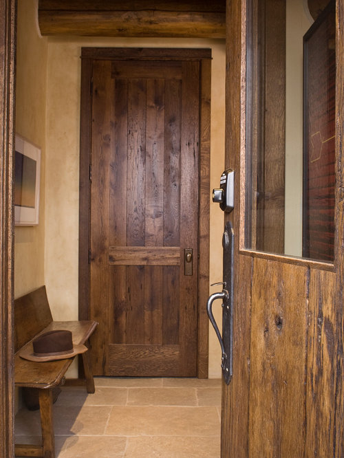 824 Rustic Closet Design Ideas Remodel Pictures Houzz   Ea31f4ae046e2b5d 5857 W500 H666 B0 P0  Rustic Closet 