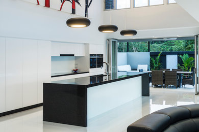 Inspiration for a modern kitchen in Cairns.