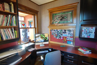 Inspiration for a transitional home office remodel in Ottawa