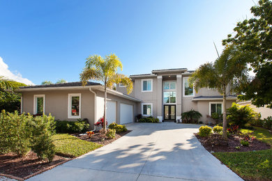 Trendy home design photo in Tampa