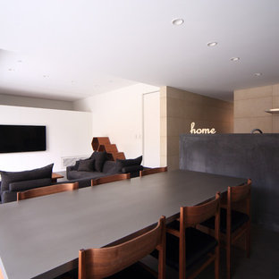 名古屋のモダンスタイルのLDKの画像 (白い壁)